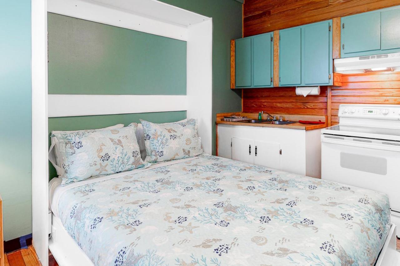 Carbo House Eleven Hotel Tybee Island Exterior photo